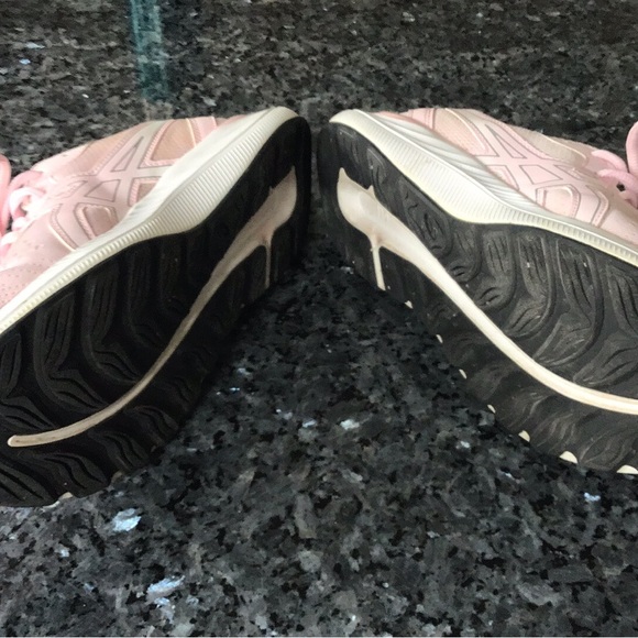 Like New ASICS Pretty Pink colour size 7 - Picture 5 of 5